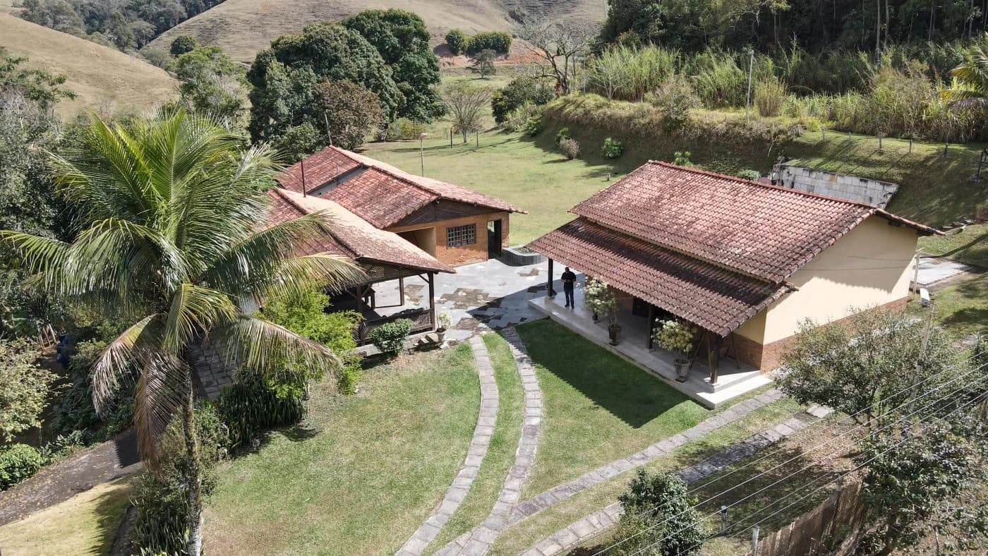 Chácara acesso 100% asfalto em São Francisco – Valença RJ