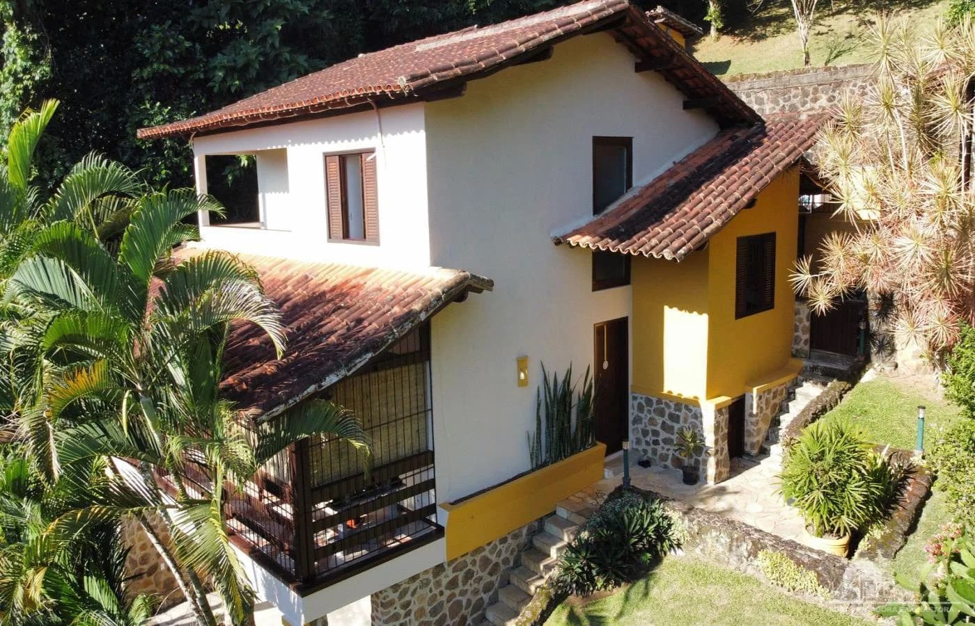 LINDA CASA NO CONDOMÍNIO MARINA MORENA IMV373