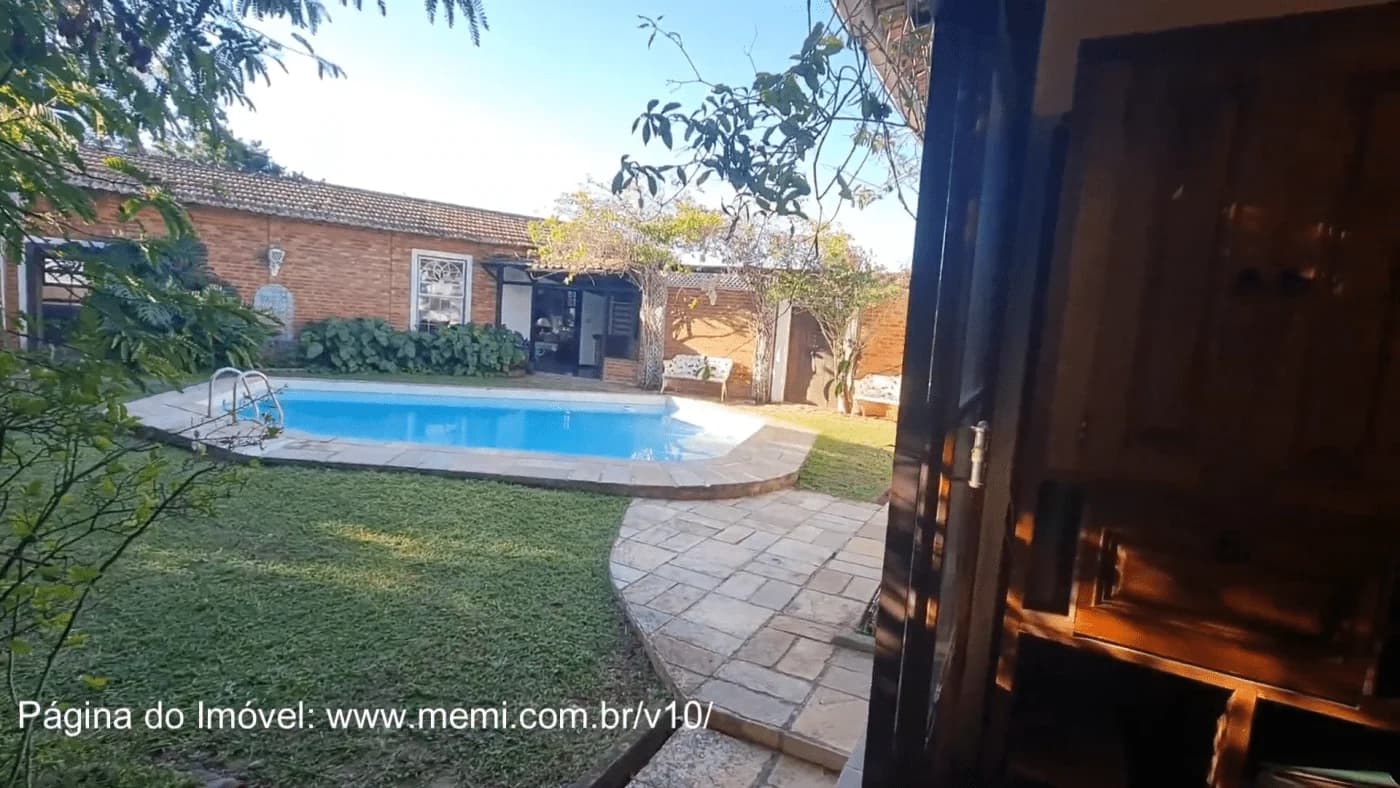 No Centro de vassouras, casa com 6 quartos e 10 vagas – 10100m2 de área